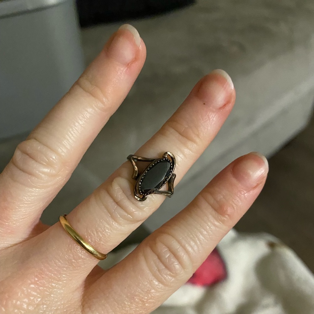 Vintage Sterling Silver Black Onyx Ring - Picture 2 of 9